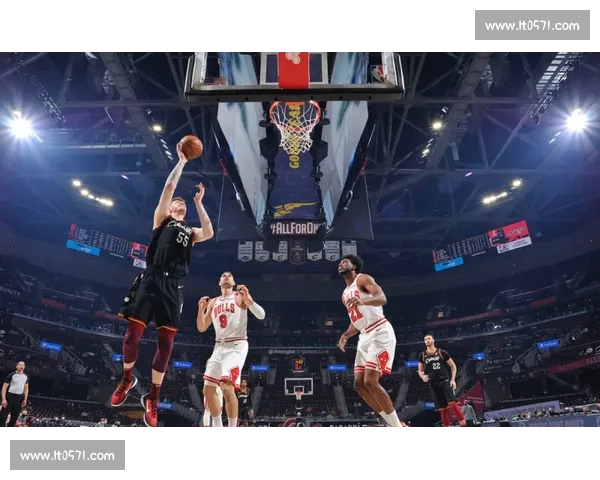 骑士对决公牛宿命再燃强强碰撞引爆赛场激情之夜篮球经典对抗重现荣耀时刻 骑士对决公牛宿命再燃强强碰撞引爆赛场激情之夜篮球经典对抗重现荣耀时刻