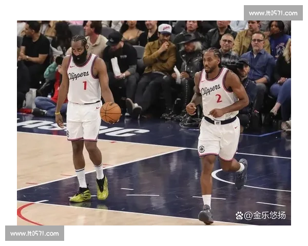 马刺队迎战爵士队 争夺季后赛席位的关键对决