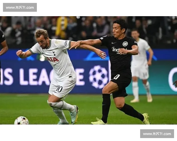 雷克斯欧迎战费雷拉激烈对决双方全力以赴争夺赛季关键胜利